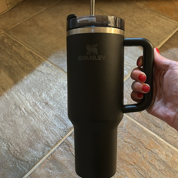 Stanley cup 40 oz black - Picture 2 of 2
